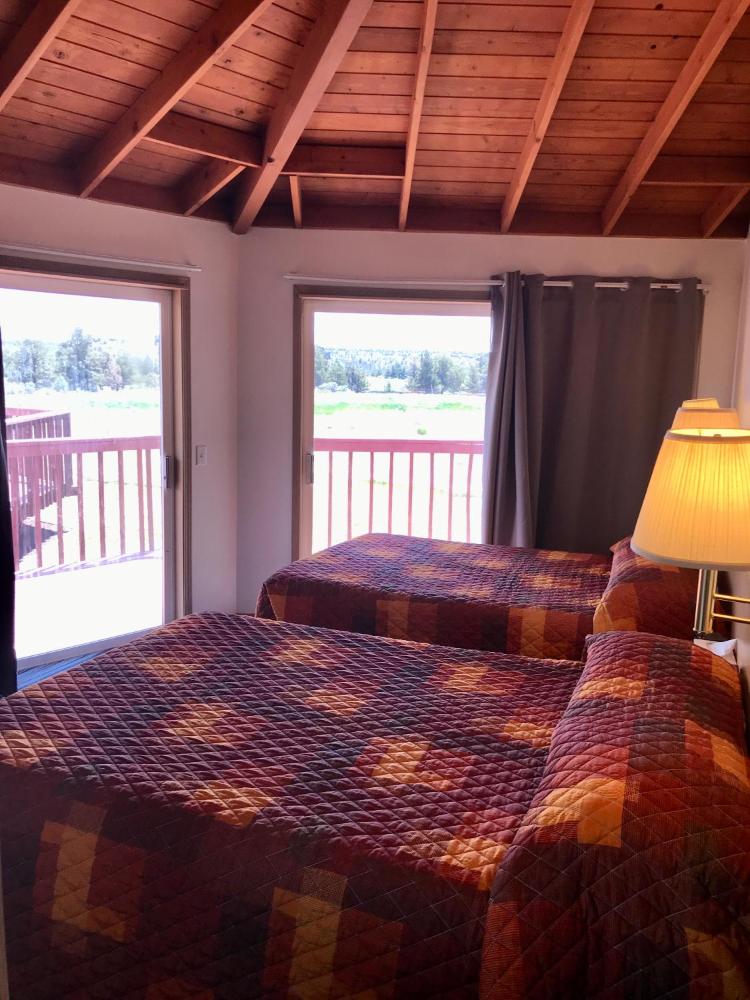 Deluxe Double Room with Bath interior